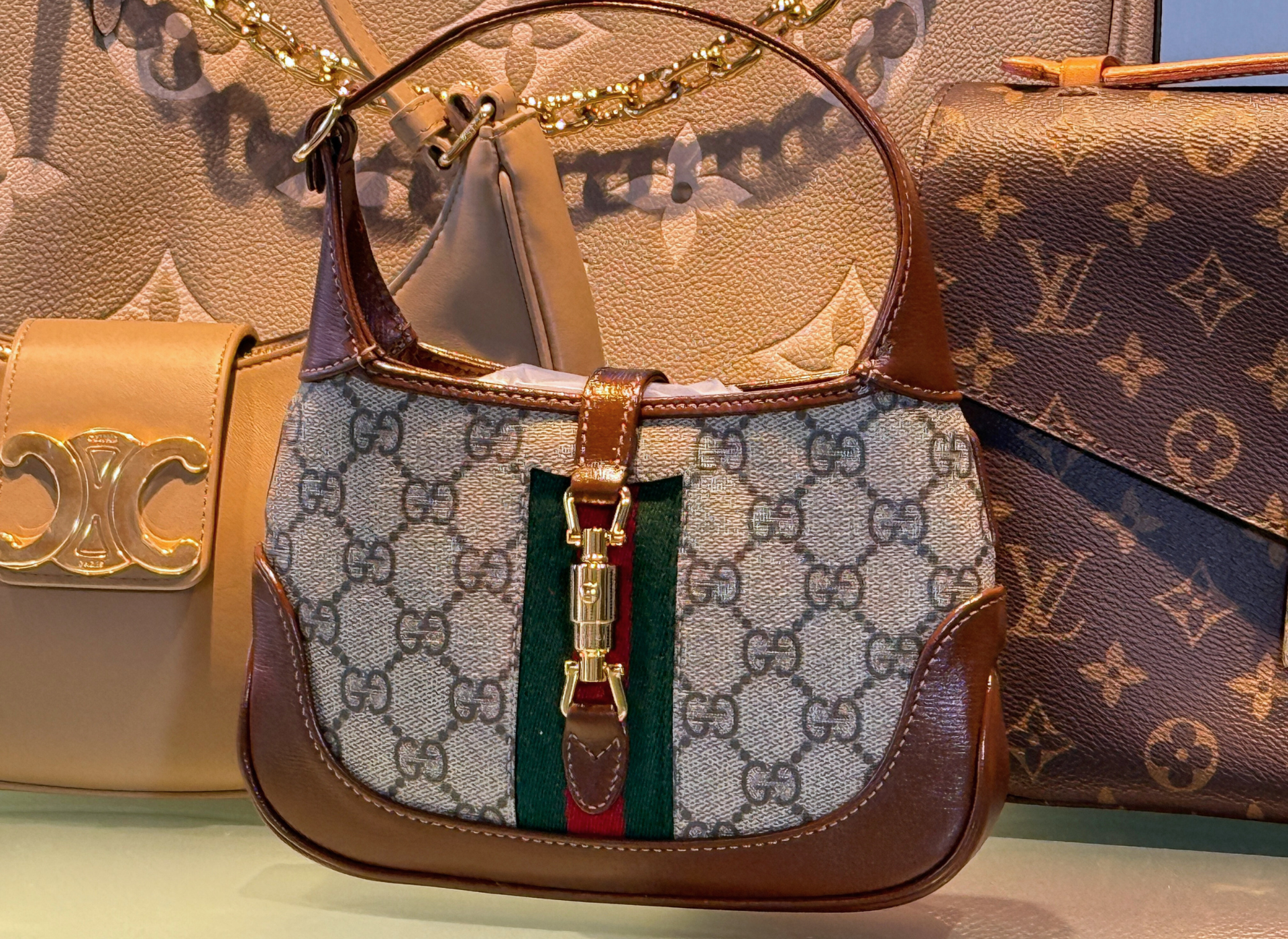 vendi-la-tua-borsa-zorzoli-borse-orologi-chanel-louis-vuitton-orologi-lusso-rolex-rivendita-orologi-orologeria-pavia.png